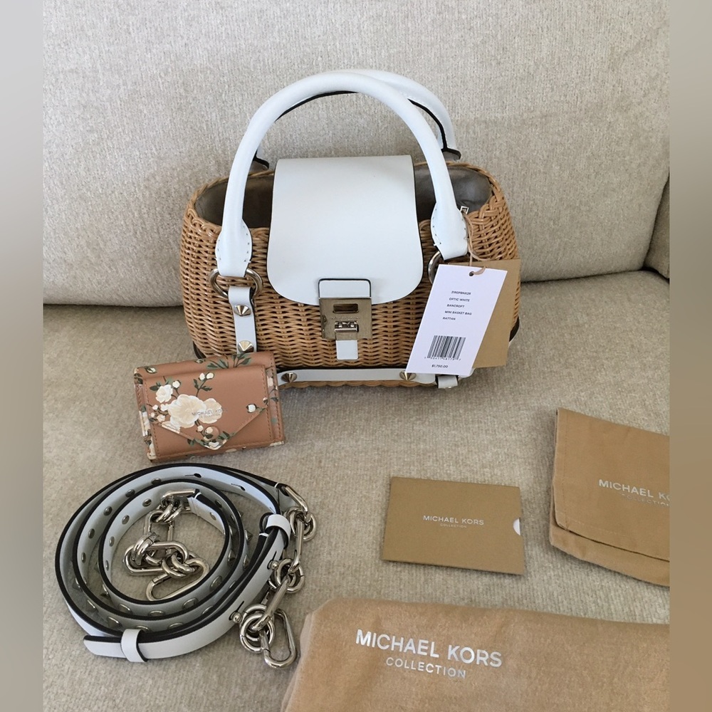 ***ONE TIME LISTING***NWT MICHAEL KORS COLLECTION BANCROFT AND WALLET